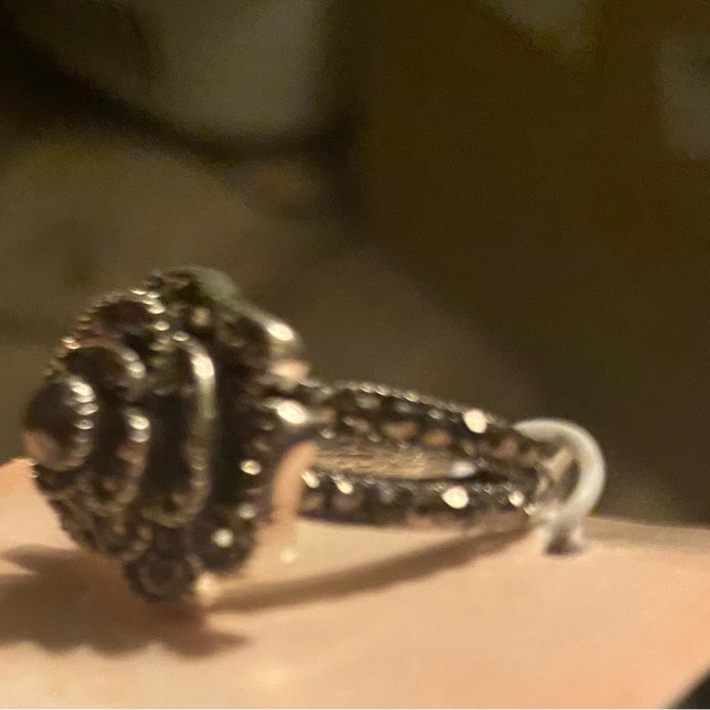 Ring - Picture 3 of 4